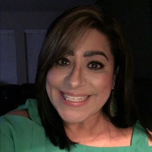 Meet your Posher, Cynthia